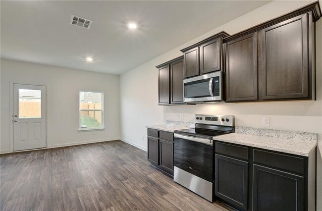 Building Photo - 1302 Amy Dr