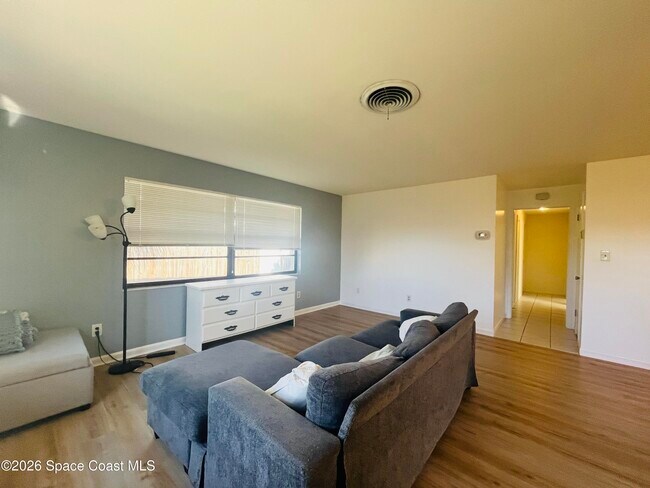 Building Photo - 285 E Lauren Ct