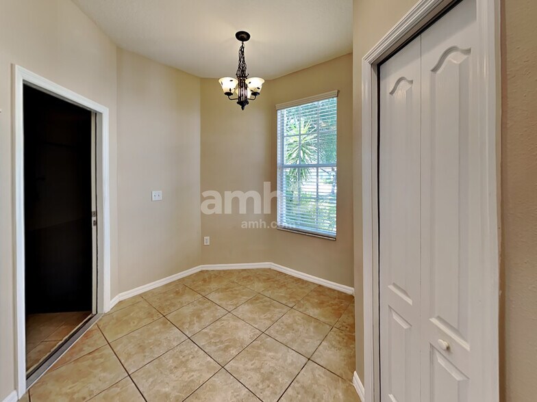 Building Photo - 6010 Kiteridge Dr