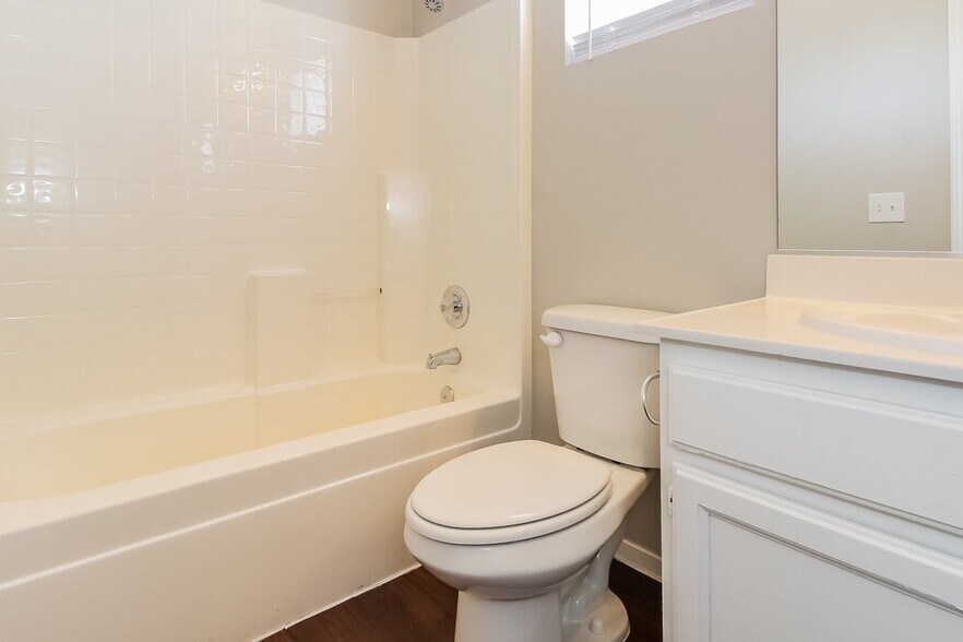 Building Photo - 8832 W Pine Pitch Dr