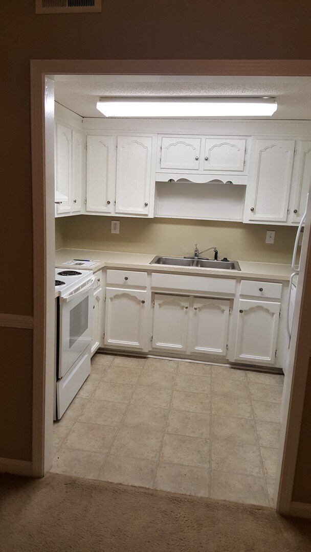 Building Photo - Chapel Hill Apartments - Hoover, AL