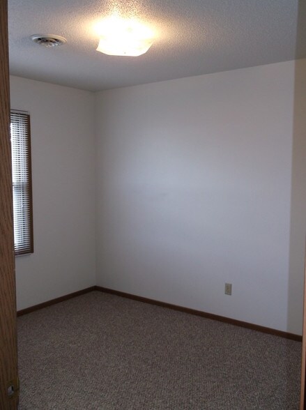 Building Photo - 811 Farmer Ave