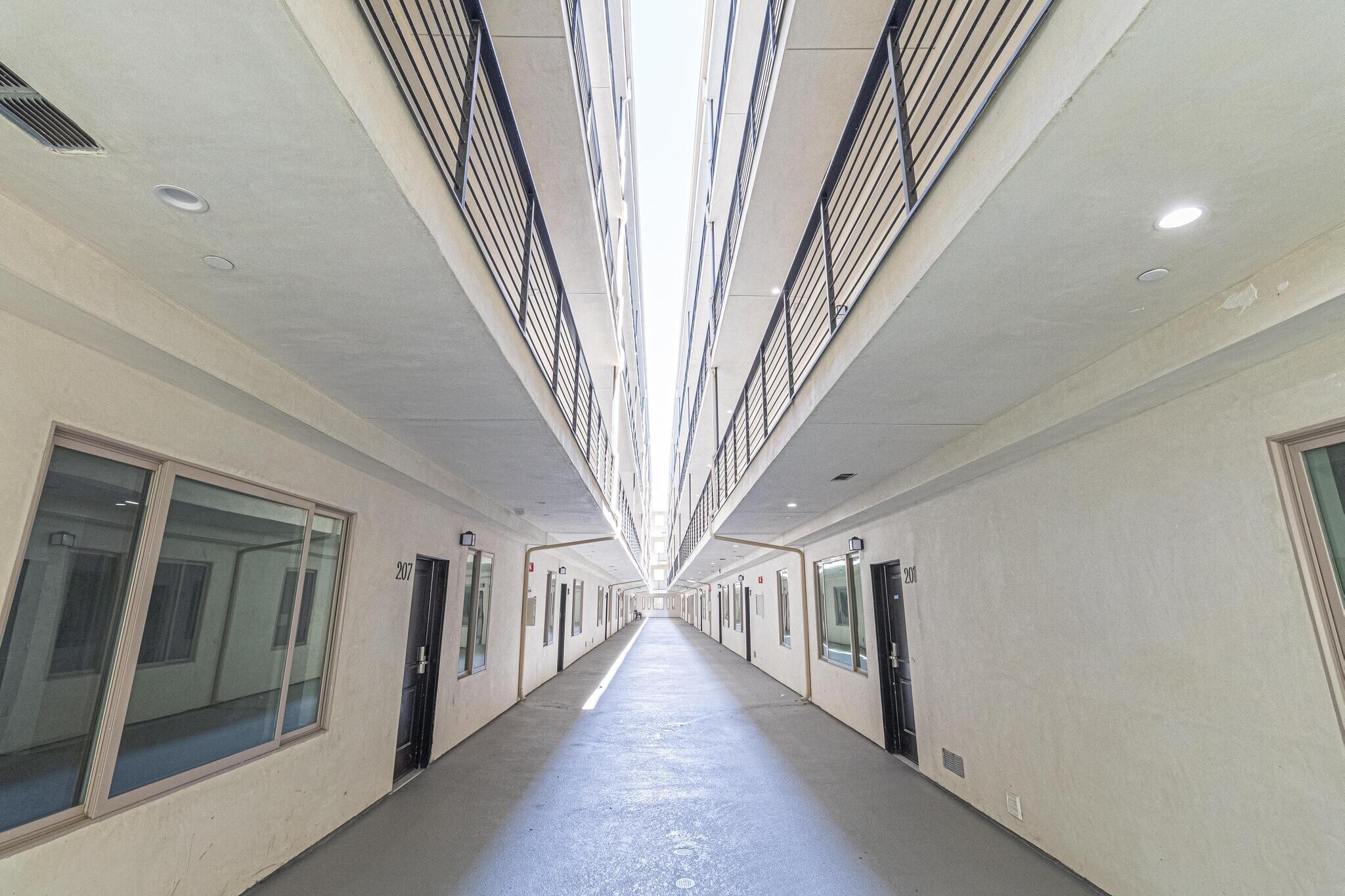 Building Photo - 3672 W Imperial Hwy