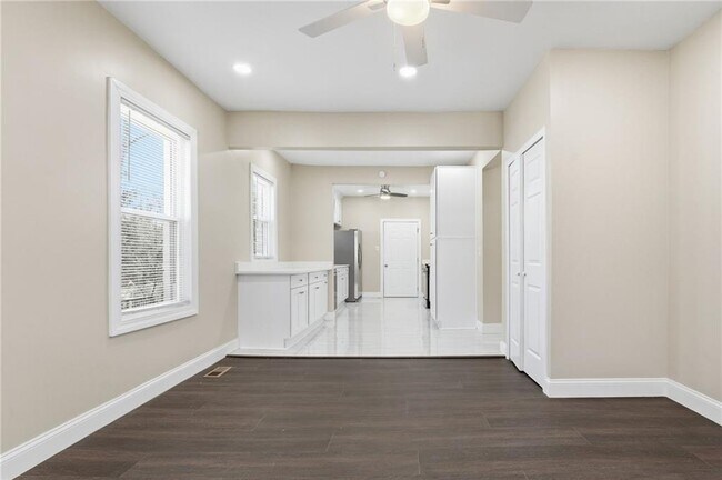 Building Photo - 393 8th St NE