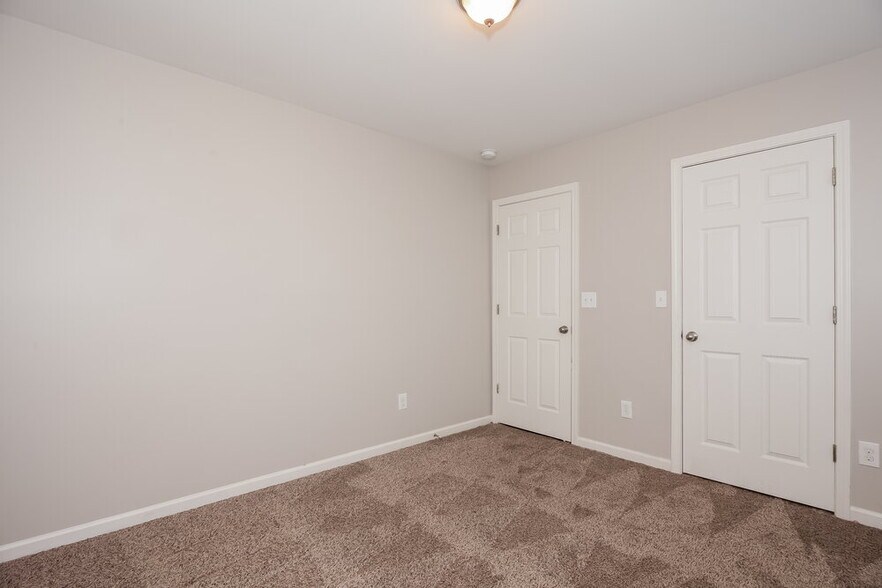 Building Photo - 1005 Joselynn Drive