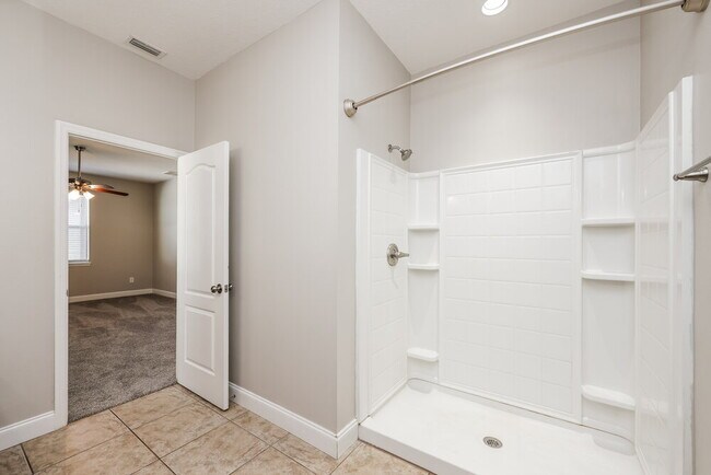 Building Photo - 568 Vista Ridge Dr