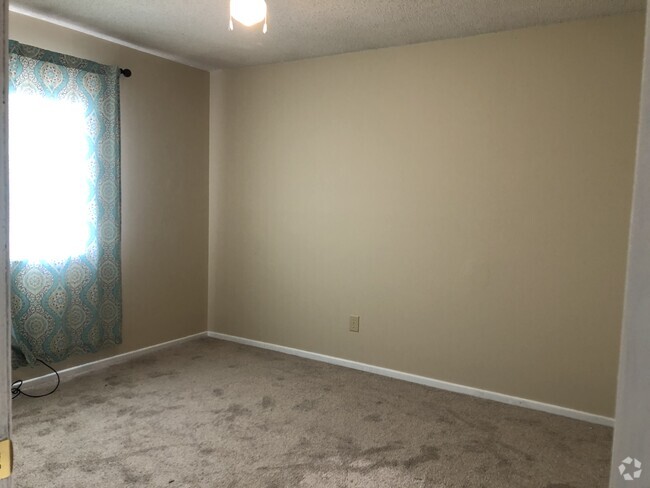 Building Photo - 4455 Summit Cir