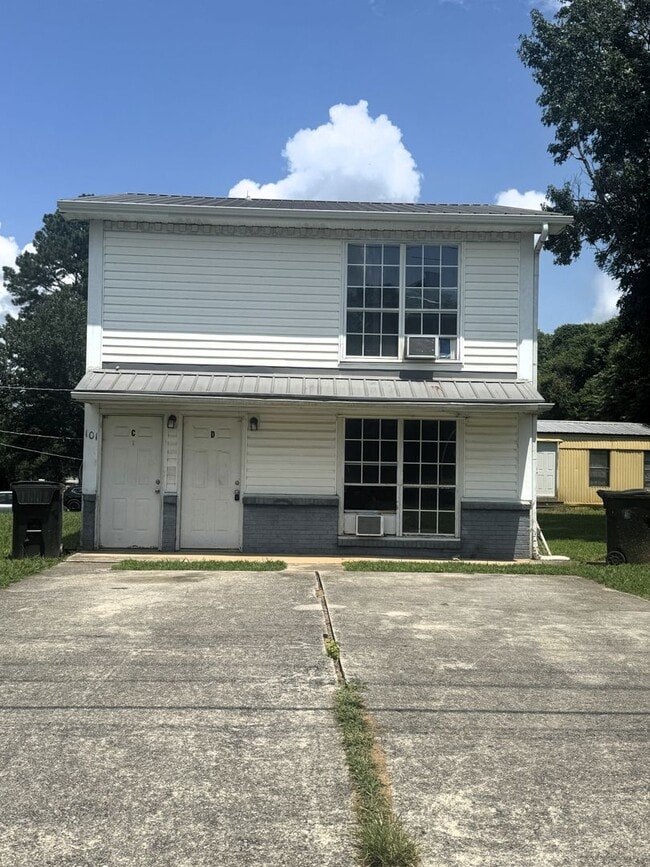 Building Photo - Available For Immediate Move-In!