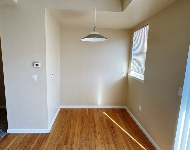 Building Photo - Spacious 2 Bed 2 Bath Townhome across from Aurora Mall and I-225, Close to Buckley SFB!