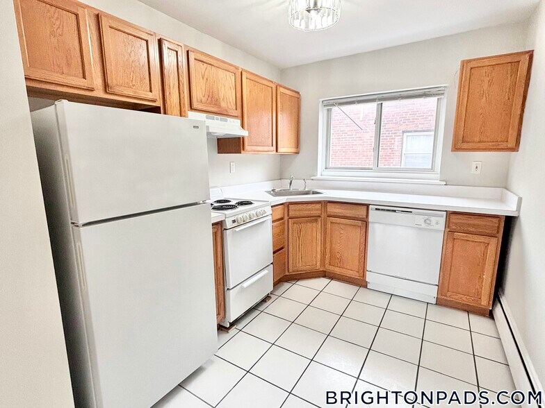 Building Photo - 61 Selkirk Rd