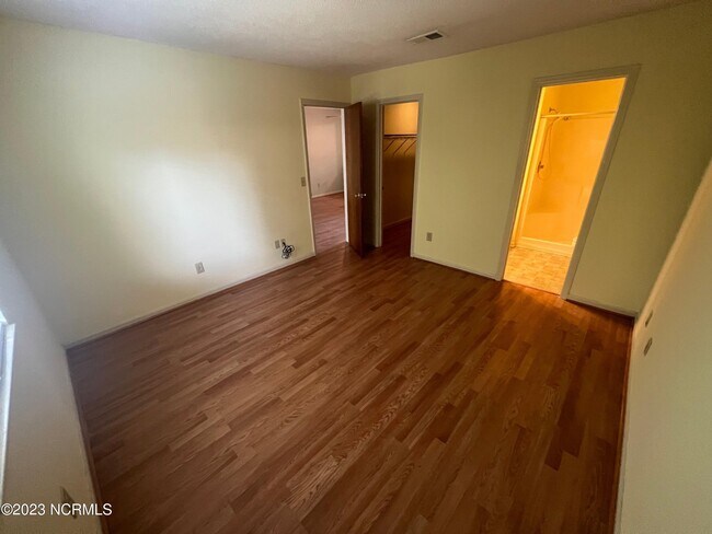 Building Photo - 3625 St Johns Ct