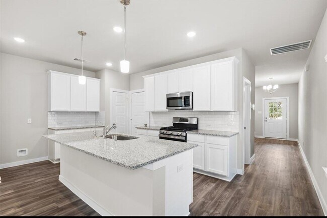 Building Photo - 21619 Coral Mist Dr