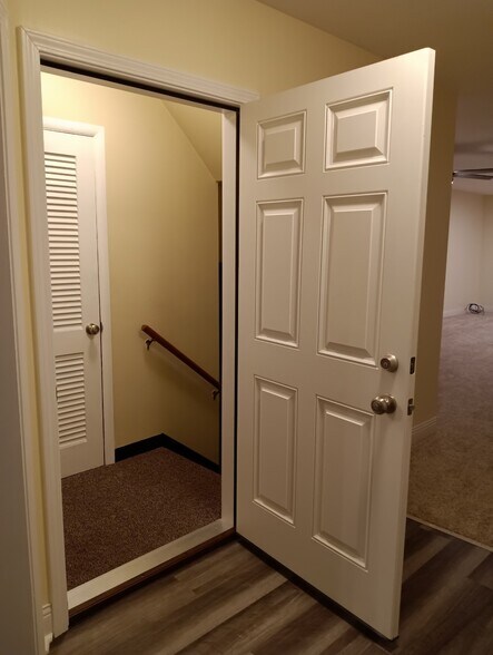 Building Photo - 484 Western Ave