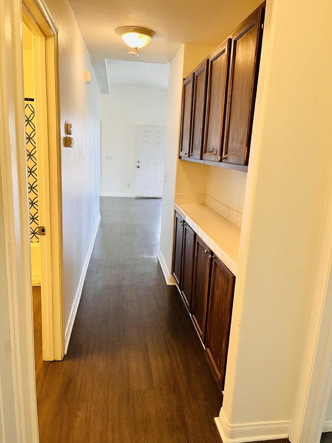 Building Photo - 4 Bedroom, 2 Bath Home with Attached Garag...
