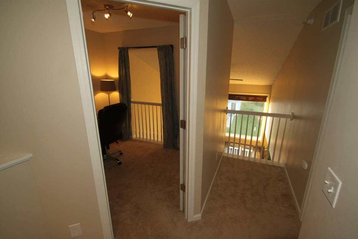 Upper hallway, loft to the left - 3843 Abercrombie Ln