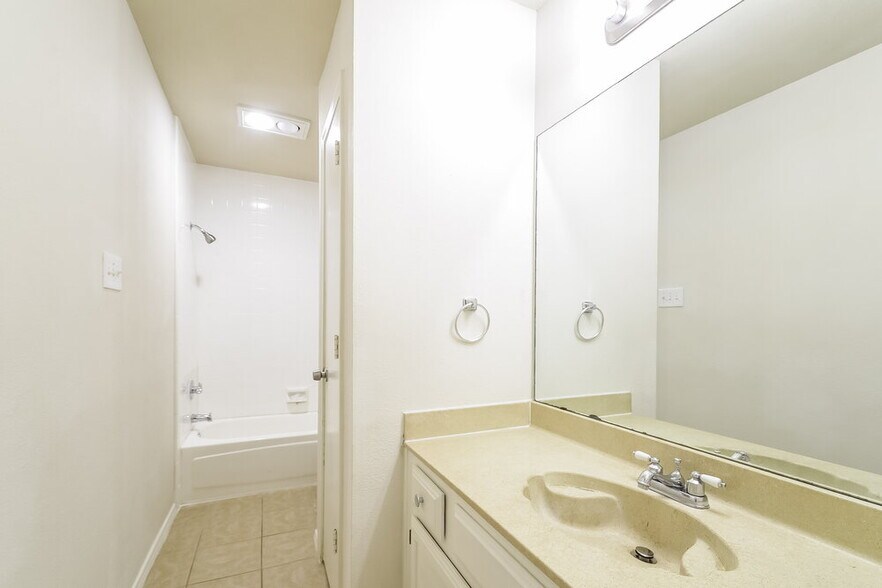 Building Photo - 6612 Hightower Dr