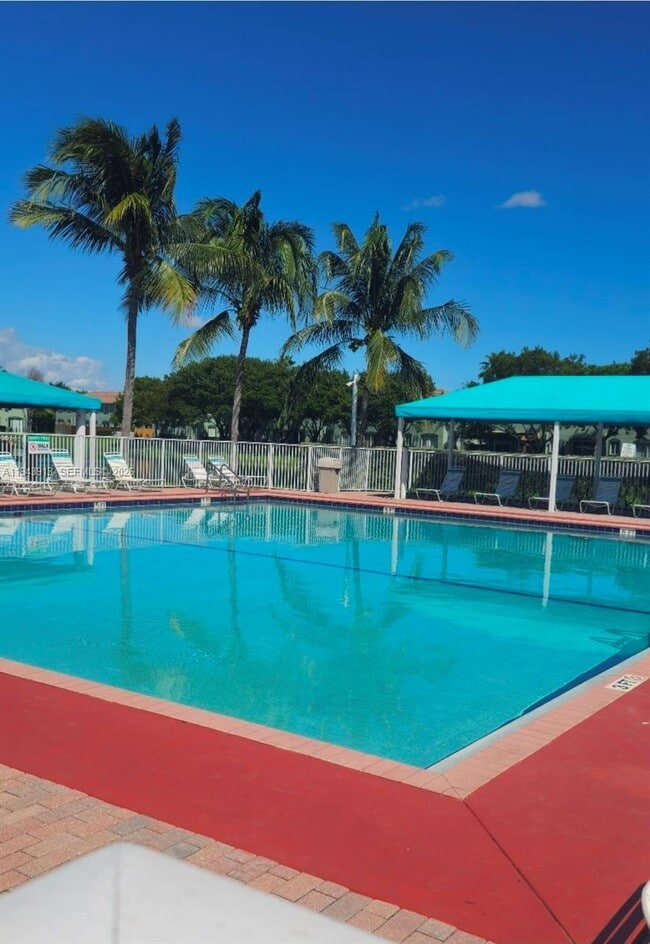 Building Photo - 2551 SE 16th Terrace