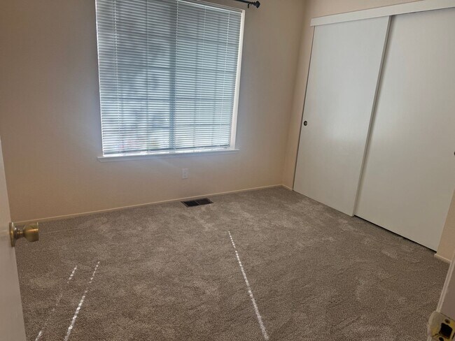 Building Photo - 191 Merlot Ct