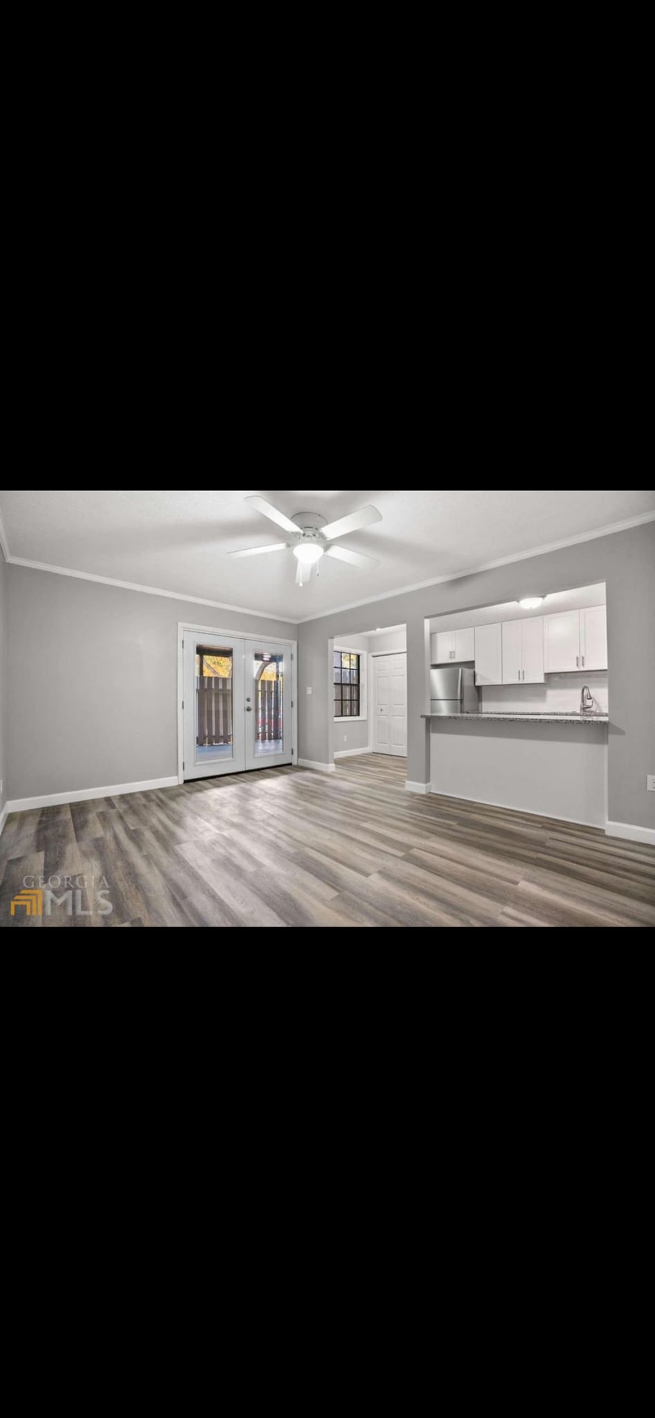 Building Photo - 325 Winding River Dr