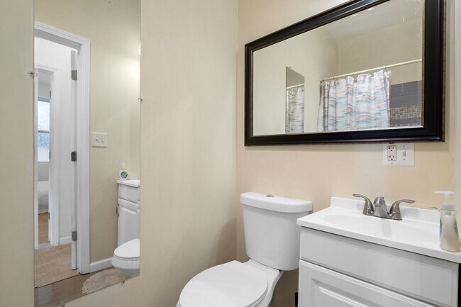 Building Photo - 2 Story Home in Botanical Heights (Optiona...