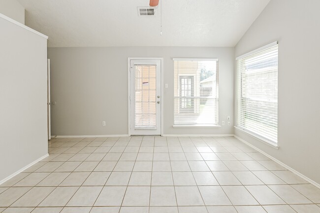Building Photo - 3009 Walnut Springs Dr