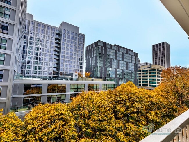 Building Photo - Ideal Urban Retreat – 1-Bedroom Near PSU with Great Amenities