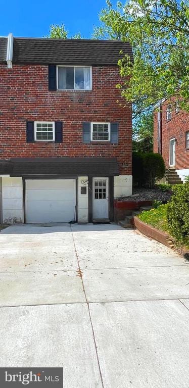 Building Photo - 324 Avon St