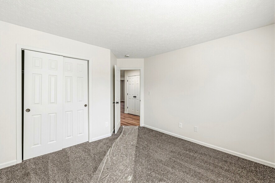 Building Photo - 2747 Foxbriar Pl