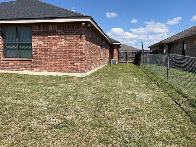Building Photo - 1204 Nicholas Cir