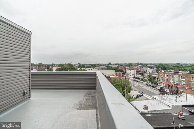 Building Photo - 421 N 39th St