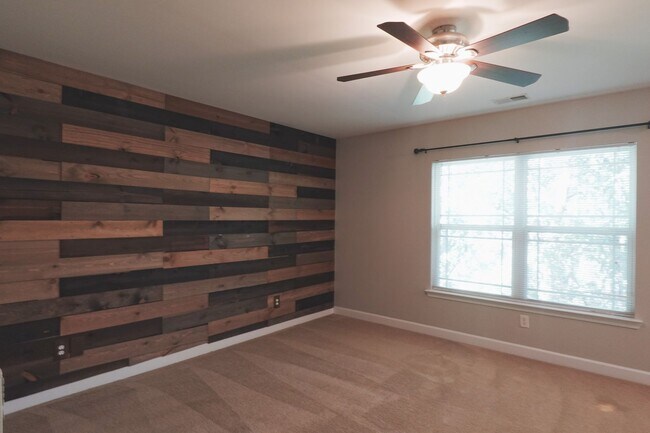 Building Photo - Coming Available!