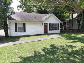 Building Photo - "Charming 2-Bed, 2-Bath Retreat at Butler's Oak – Spacious 924 Sq Ft Living in Jonesboro!"