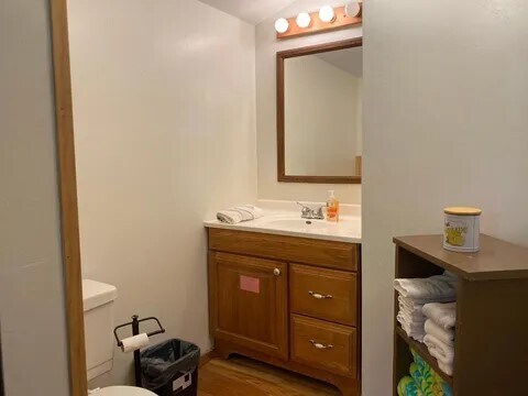 Building Photo - 9485 Country Club Rd