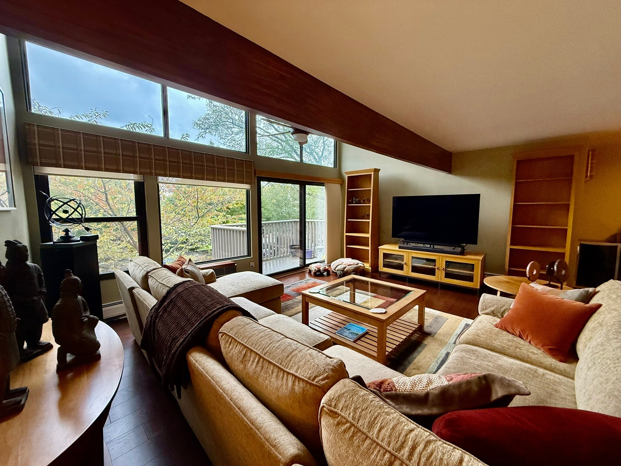 Building Photo - 1465 E Putnam Ave