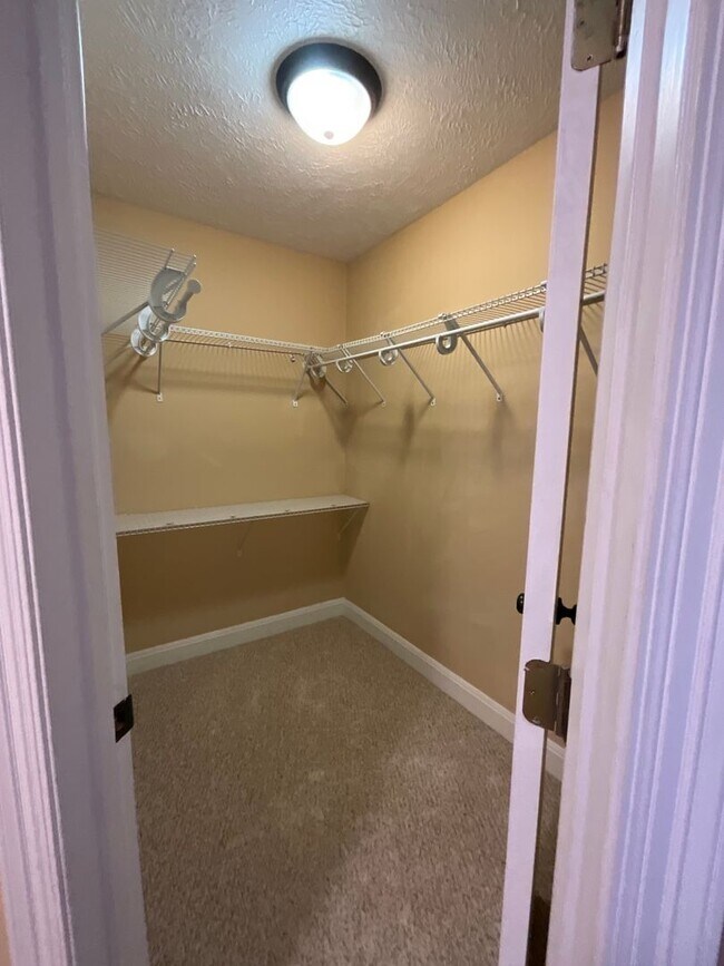 Building Photo - 110 James Dr