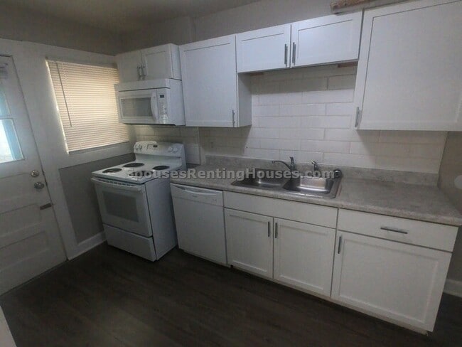 Building Photo - 377 S Emerson Ave