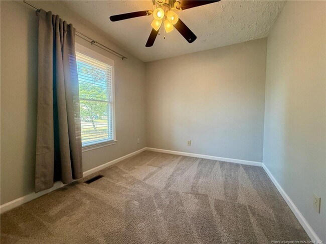 Building Photo - 7136 Kearny Ave