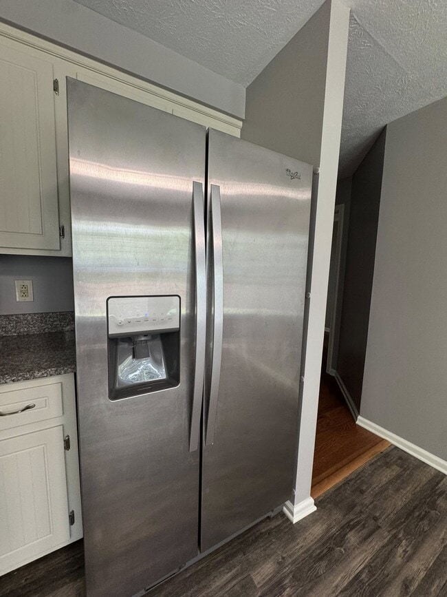 Building Photo - 110 S Dove Ct