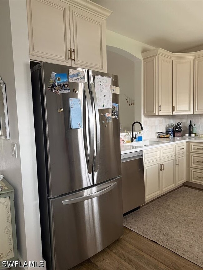 Building Photo - 6113 Lakefront Dr