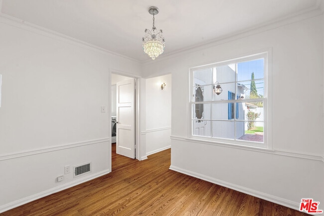 Building Photo - 1204 Beverwil Dr