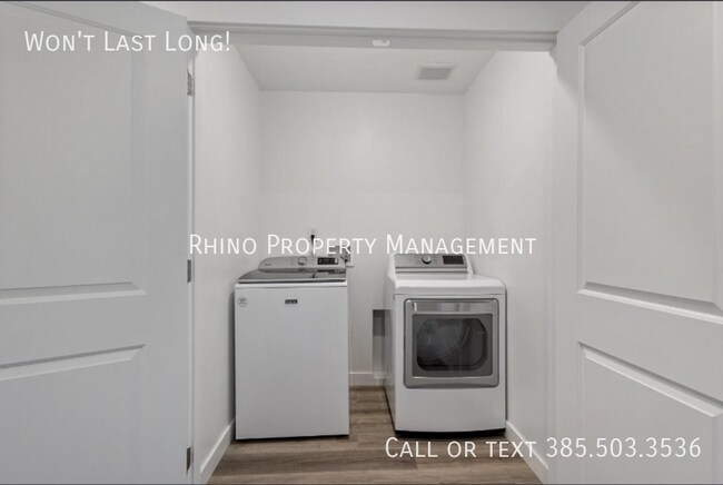 Building Photo - 1092 E Vessel Ct