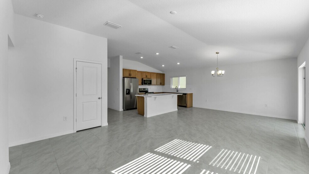 Building Photo - 638 Meadows Edge Pl