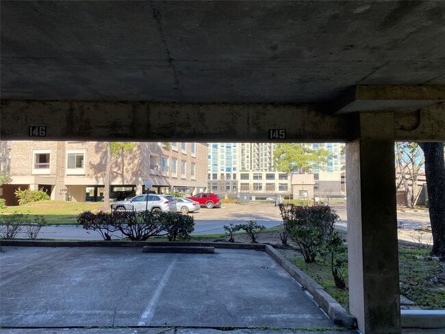 Building Photo - 2207 S Braeswood Blvd