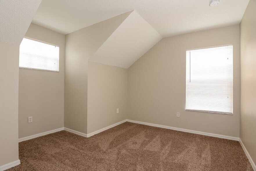 Building Photo - 22715 St Thomas Cir