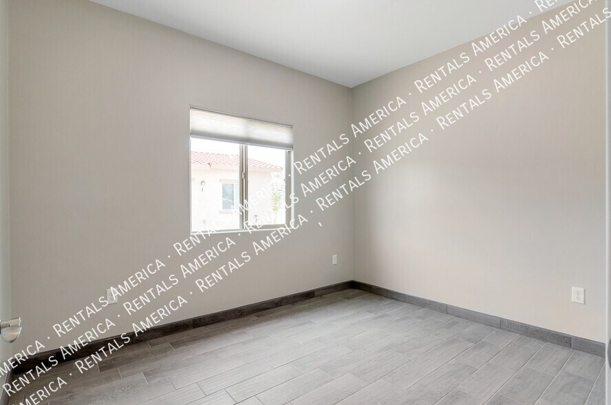 Building Photo - 820 E 35th St