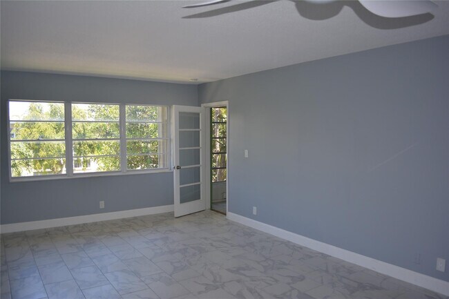 Building Photo - 1481 S Ocean Blvd