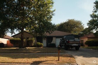 Building Photo - 22619 Braken Carter Ln