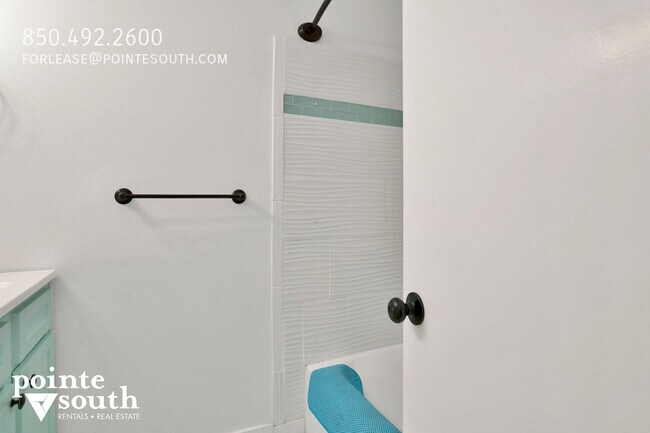 Building Photo - 208 E 22nd Ave