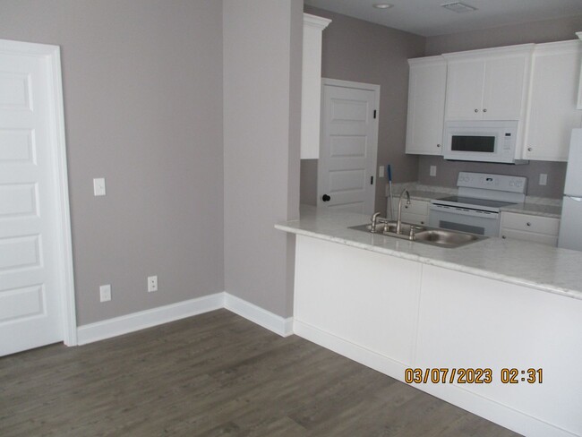 Building Photo - 110 Twelve Oaks Ct
