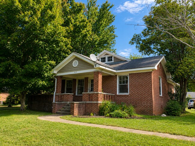 Building Photo - 513 Alamance Rd